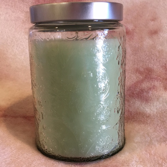 Susan Jacobs Scented Camellia Joy Home Decorative Candle XL 21oz NWT Textured - Picture 6 of 16